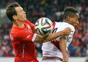 استفان لیختشتاینر|درگیری بازیکن سوئیس لیشت اشتاینر با بازیکن پرو.