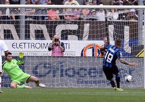 جرمان گوستاو دنيس|لحظه باز شدن قفل دروازه میلان توسط ژرمن دنیس.