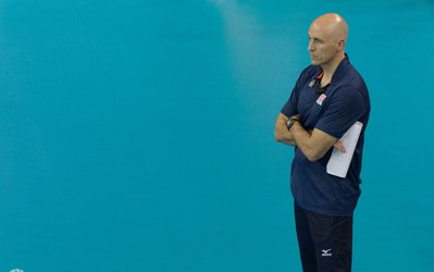 سرمربی آمریکا صادقانه گفت: میزبانی ایرانی ها عالی است/ تماشاگران شان را دیدیم، شوکه شدیم و باختیم!