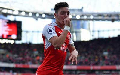 آرسن ونگر: آرسنال برای نگه داشتن اوزیل باید هزینه سنگینی کند