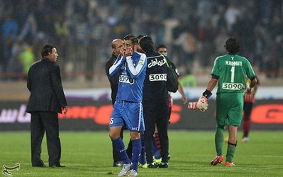 گزارشی آماری- فنی از دلایل گل خوردن استقلال در دقایق پایانی تاریخ‌ دربی‌ها / تعدد در گزیده ‌شدن از یک سوراخ