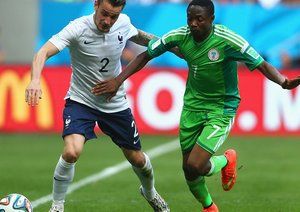 احمد موسی - متیو دبوشی|تقابل متیو دبوشی از تیم ملی فرانسه با بازییکن نیجریه ، احمد موسی.