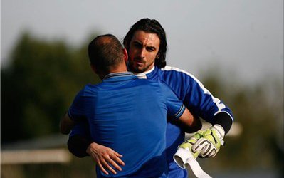 بهت تماشاگران از رفتن رحمتی و لبخندهای قلعه‌نویی