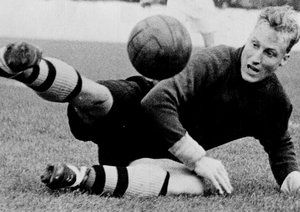 جام جهانی 1950|برت ویلیامز، دروازه بان ولوز اتلتیک در دهه ی 1950. ویلیامز 24 بار در تیم ملی انگلستان حاضر شد.