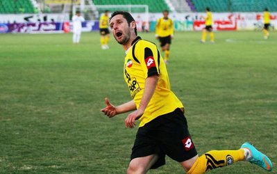 حرف‌های جنجالی بازیکن جامانده از تیم ملی / خلعتبری: ایران در آسیا قهرمان نشود، کی‌روش باید پاسخگو باشد / او در حالی ناز کرد که از جایی پیشنهاد نداشت