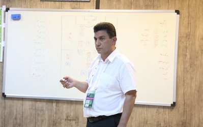 دربی | گزارش تصویری | پخش تصاویر دربی‌های گذشته به همراه سرمربیگری مظلومی و حضور فنونی‌زاده