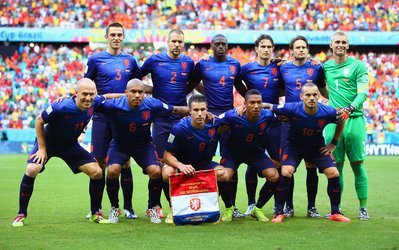 رسانه‌های هلند:‌ لاله‌های نارنجی باز هم به برد‌های پرگلی می‌رسند