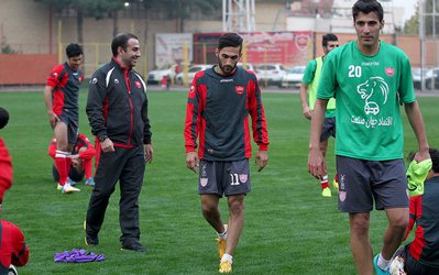 حاشیه‌های تمرین پرسپولیس | بازگشت صادقیان به تمرینات گروهی و ناراحتی به خاطر سلیمی