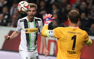 بوندسلیگا | فرانکفورت 0 - مونشن‌گلادباخ 0 / توقف شاگردان فاوره جایگاه سوم‌شان را به خطر انداخت