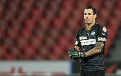 دروازه‌بان فرایبورگ گزینه جانشینی احتمالی وایدن‌فلر در دورتموند