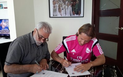 با همت باشگاه هنرمندان / حضور فیگو، کاناوارو، کارلوس و ... قطعی شد