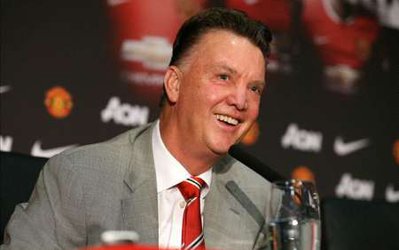 لوئیس فان خال: وین رونی به عنوان یک مهاجم، فوق العاده نیست