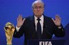 سپ بلاتر خواهان امکان حضور زنان در ورزشگاههای ایران شد