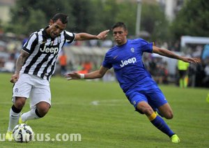 تقابل بازیکنان دو تیم