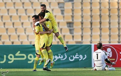 هفته چهارم لیگ برتر | نفت تهران 3 - سپاهان 0 /  نقره‌داغ سپاهان در تهران