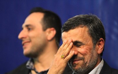 حضور محمود احمدی‌نژاد در مراسم ترحیم کاپیتان پرسپولیس