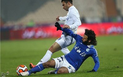 پورکیانی: دست و پا بسته نیستیم و از استقلال امتیاز می‌خواهیم