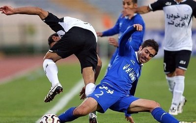 خسرو حیدری بازی با استقلال خوزستان را از دست داد