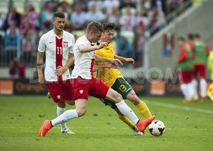 لهستان - لیتوانی|درگیری بین بازیکنان لهستان و لیتوانی بر سر توپ.