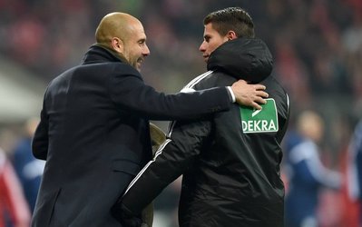 گواردیولا از کمک داور بازی شالکه عذرخواهی کرد