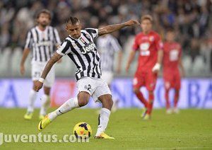 یوونتوس 4-0 کاتانیا / هفته ی دهم|یوونتوس با اقتدار کاتانیا را از پیش رو برداشت.