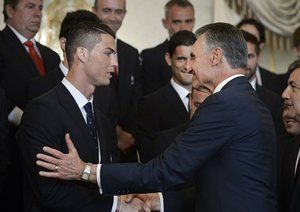 کریستیانو رونالدو|همچنین بازیکنان و کادر فنی تیم در جلسه ای رییس جمهور کشورشان را نیز ملاقات کردند