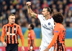 زلاتان ایبراهیموویچ|شاختار دونتسك 0 - 3 پاریس سن ژرمن / لیگ قهرمانان