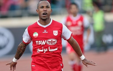 ادیـنیــو با 20 گل آقای گل لیگ چهاردهم شد