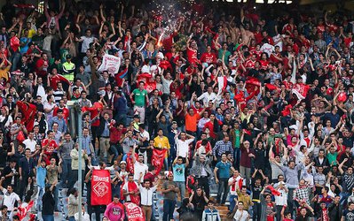 استمداد تراکتورسازی از هواداران