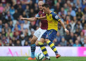 مسوت اوزیل|آستون‌ویلا  0-3 آرسنال / لیگ جزیره