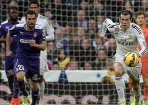 گرت بیل - آنایتز آربیلا