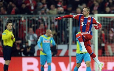 نویر، ریبری، هوملس، گوندوغان و شاهین در تیم منتخب هفته بوندس‌لیگا