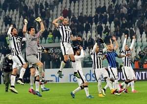 شادی بازیکنان یووه