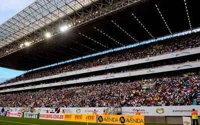 برگزاری یک مسابقه آزمایشی در ورزشگاه آرنا پانتانال در کوئیبای برزیل در فاصله اندک مانده به جام جهانی