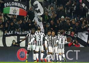 شادمانی بازیکنان یووه