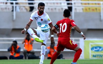 رضاییان: بازیکنی که روی او خطا شده نباید ضربه پنالتی بزند!