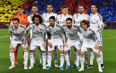 عکس روز | پیراهن خاکستری رئال که در برابر من‌سیتی رونمایی خواهد شد