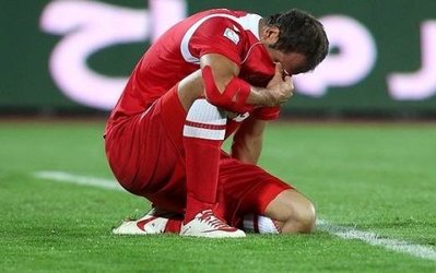 مدافع پرسپولیس به بیمارستان رفت