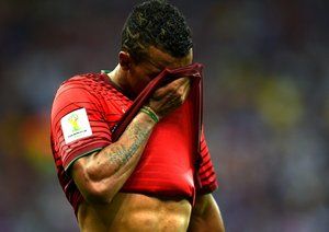 نانی|عکش العمل نانی بازیکن تیم ملی پرتغال در بازی مقابل ایالات متحده آمریکا .