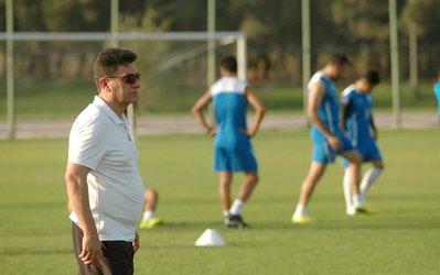 انتقادهایی که بعد از باخت به قلعه نویی منتسب شد / فوتبال آرش تمام شده / فروزان از 5 توپ، 4 گل خورده