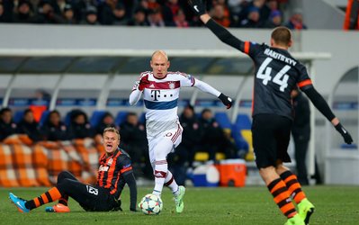 لیگ قهرمانان اروپا | شاختار 0 - بایرن 0 / شاگردان پپ 10 نفره در زمین حریف اوکراینی متوقف شدند + چیدمان دو تیم، ویدئوی بازی و گزارش تصویری