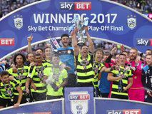 هادرسفیلد تاون؛ برخاسته از دل خاک