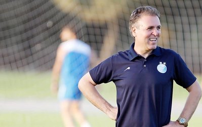 گفت‌وگوی متافوتبال با جواد زرینچه: دفاع مطلق مقابل عراق مشکل‌ساز خواهد شد /  تومیسلاو ایویچ علاوه بر دفاع، توجه ویژه‌ای به حمله داشت / شانس سوم قهرمانی هستیم