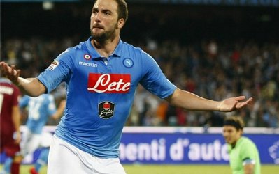 ایگواین با ناپولی تمدید نمی‌کند