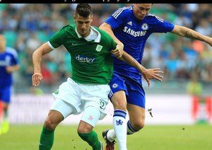 فرناندو تورس|درگیری تورس با یار حریف بر سر توپ.