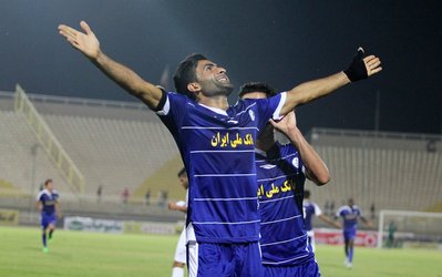 عجیب اما واقعی / مهاجم استقلال خوزستان ۴ سال پیاپی است که قهرمان می‌شود!