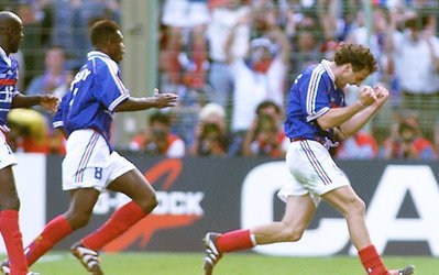 جام جهانی 2014 / 100 لحظه جذاب تاریخ جام جهانی (34_اولین و تنها گل طلایی تاریخ جام جهانی فوتبال در سال 1998)