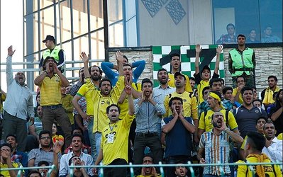 لیگ برتر | حاشیه پیکان - سپاهان | شعار هواداران سپاهان علیه پرسپولیس و استقلال / ناراحتی دقیقی از نزدن پنالتی