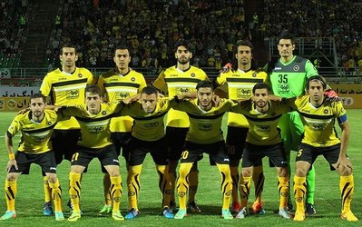 حاشیه‌های سپاهان - سفیر قزوین | هوادران سپاهان پشت درهای صفائیه و پادوانی‌ها روی سکو