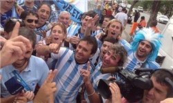 اجتماع هواداران آرژانتین قبل از رویارویی با بوسنی‌/ دوستداران آلبی‌سلسته: ‌۳، ۴ گل به بوسنی‌ ‌می‌زنیم